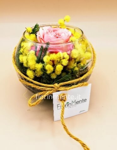 Sfera di vetro con mimosa e rosa
